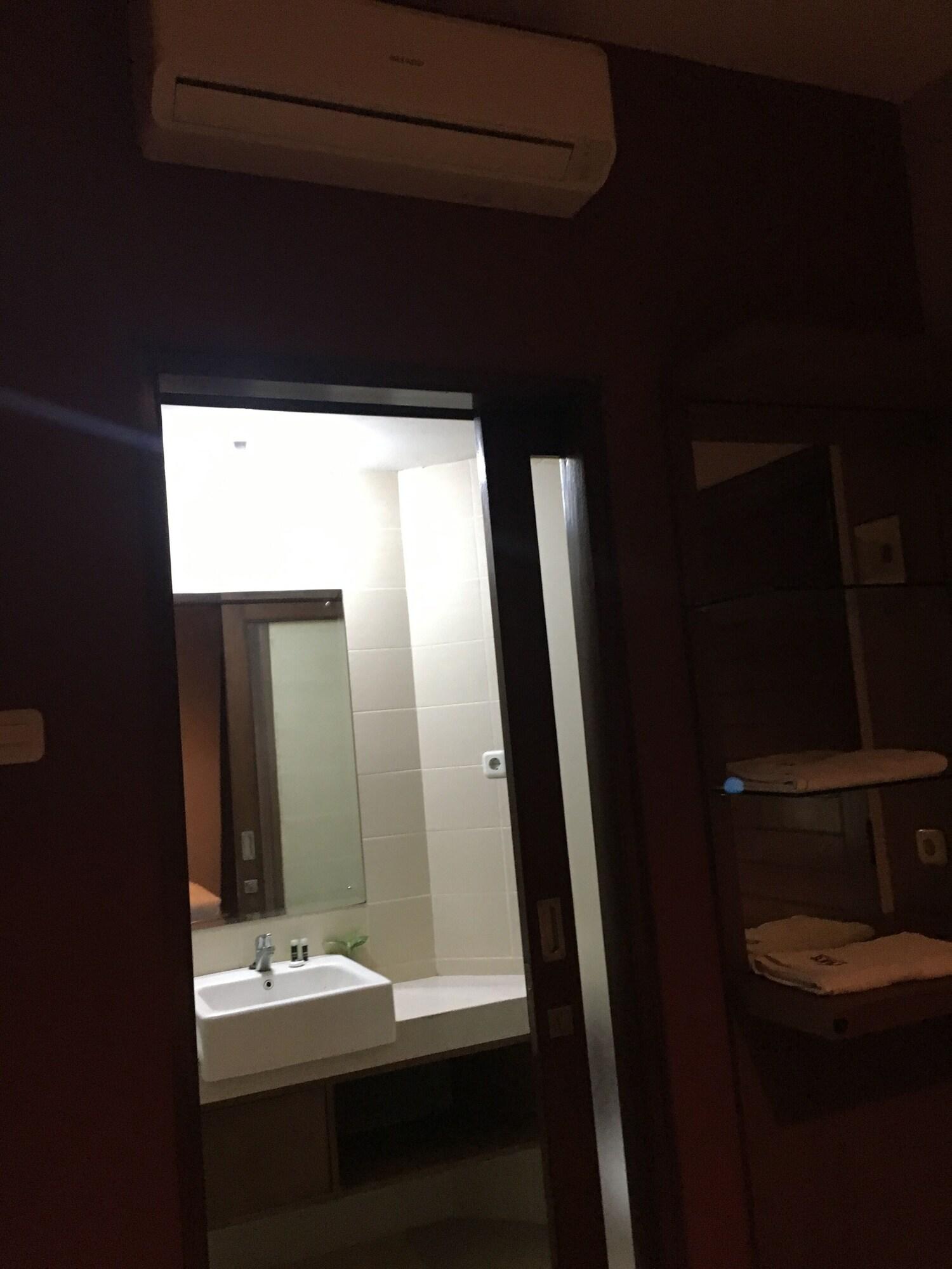 Votel Viure Hotel Jogjakarta Maguwo Zewnętrze zdjęcie